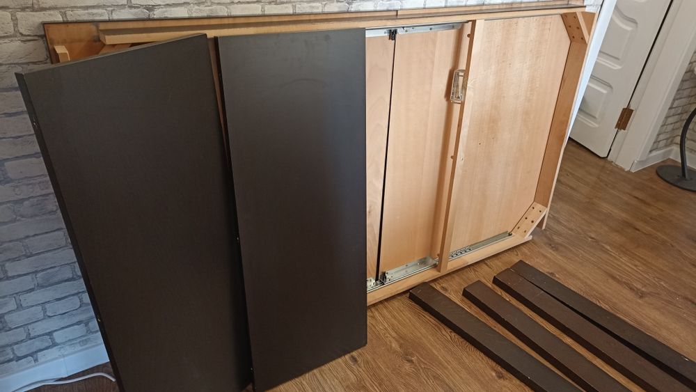 Продам стол. Большой.