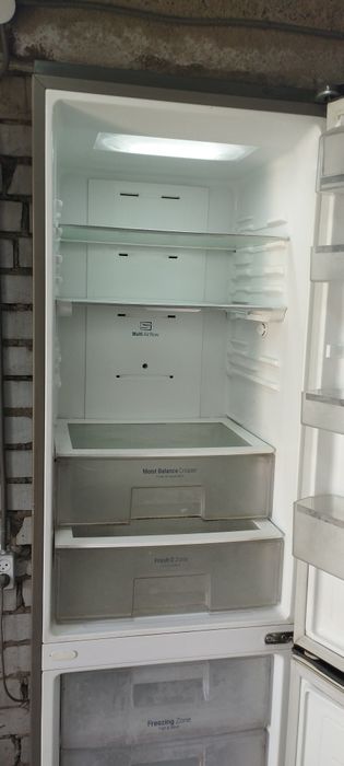 Продам холодильник лж