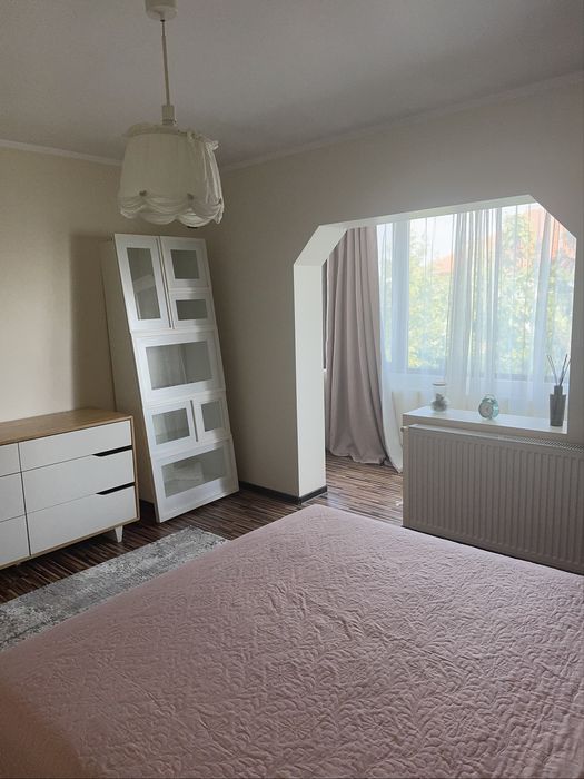 proprietar inchiriez apartament 3 camere complex
