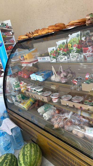 Срочно продам витринный холодильник!