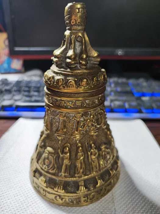 Lot vintage de 13 clopote si clopotei diferiti