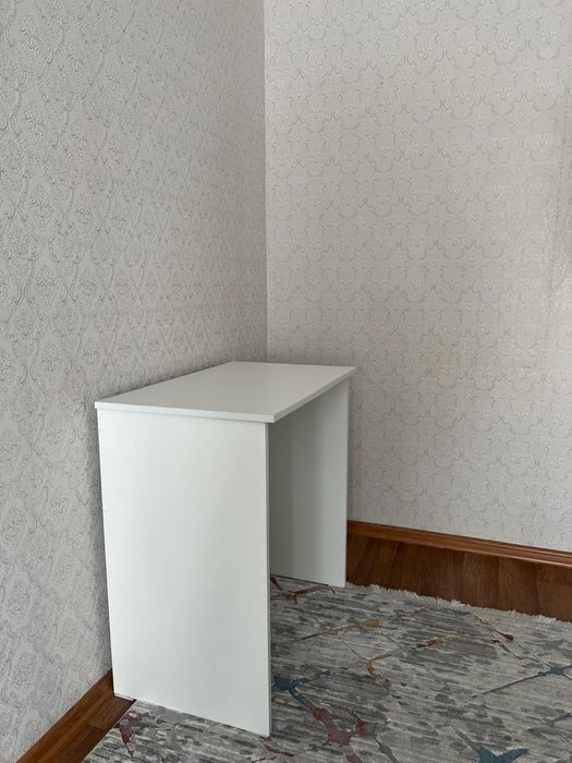 Продам стол письменный