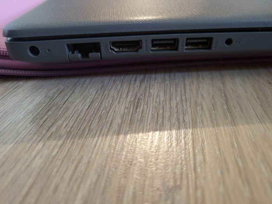 Hp Лаптоп  +Геймърски слушалки