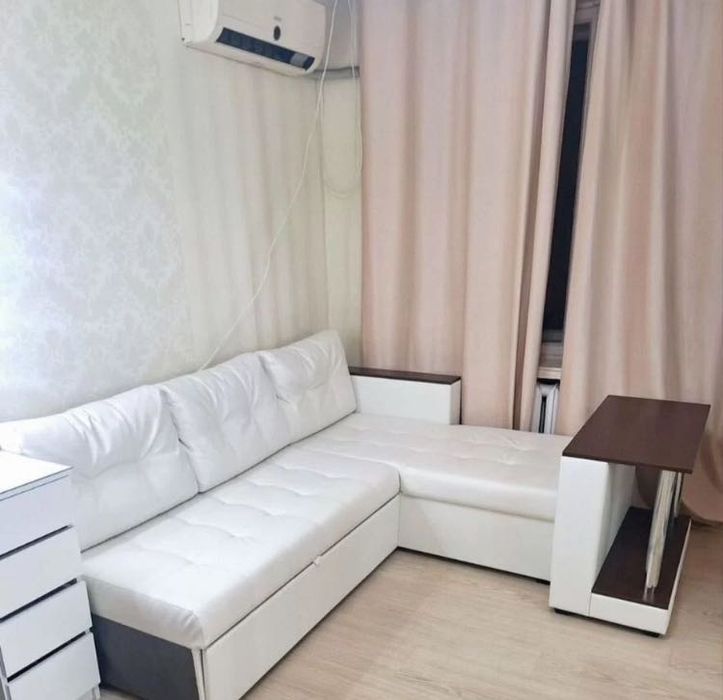 Диван без поломок, чистый, большой