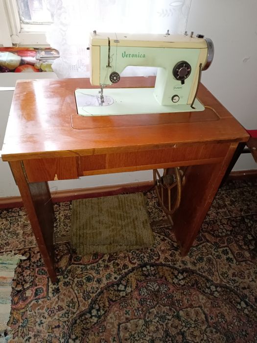 Mașină de cusut  Veronica