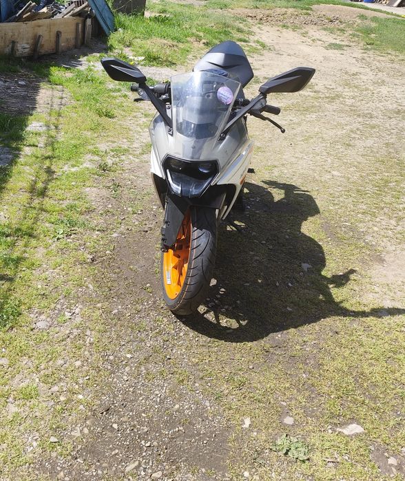 Vând motocicleta KTM rc 125