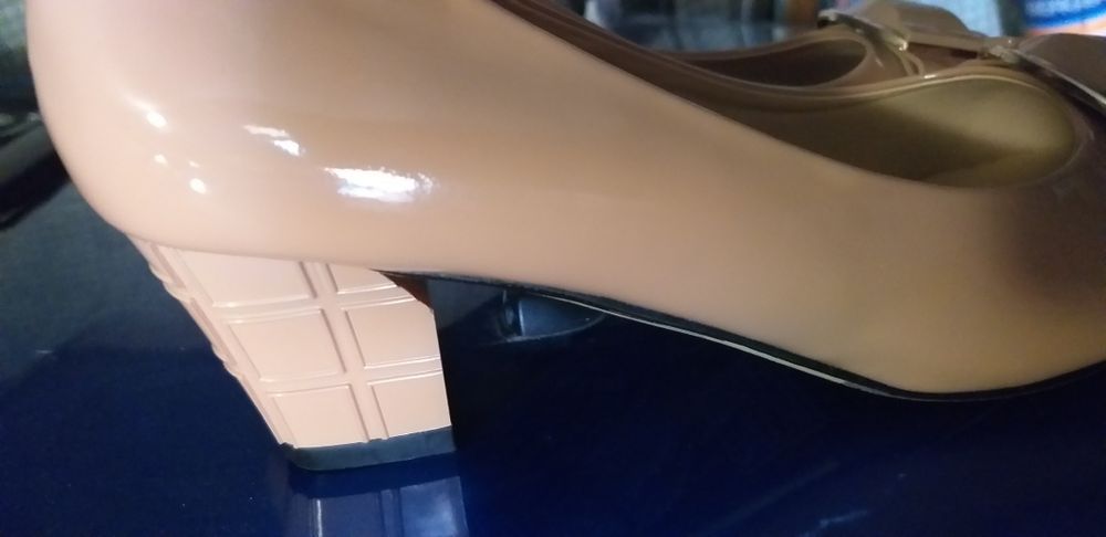 Продам туфли женские