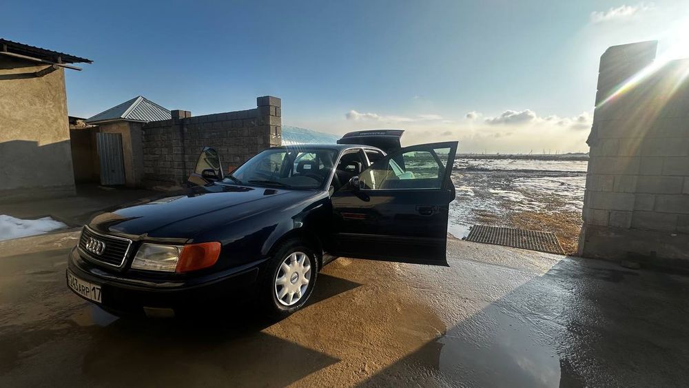 Машина Ауди А6 с 4