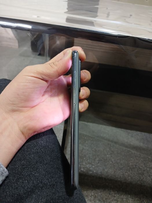 Samsung S 20 ultra 256 gb sotiladi