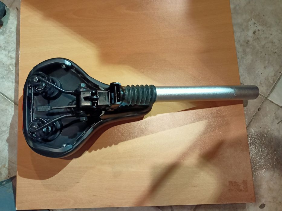 Седалка разглобяема за скутер тротинетка