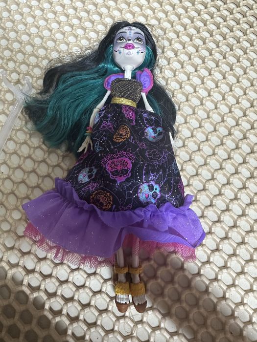 Продам куклу  монстр хай!