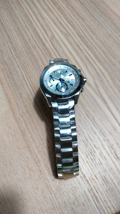 Чисто нов часовник Seiko с кутията.