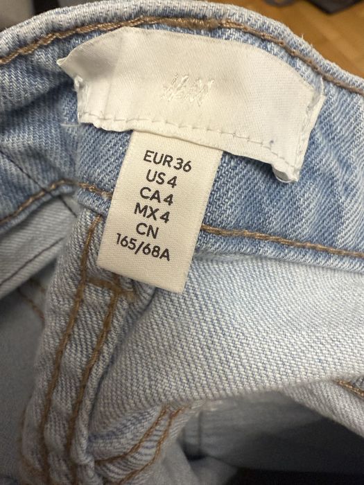 Къси дънкови гащи