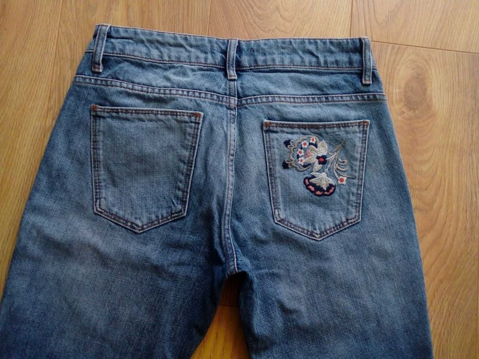 2 чифта дамски дънки + колан ест. кожа