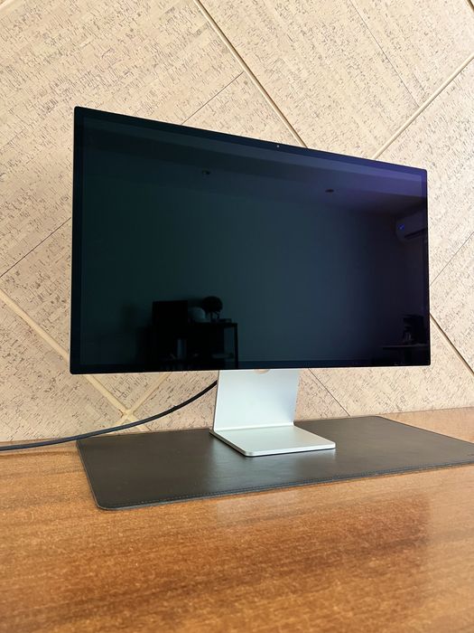 Apple studio display 27 5k