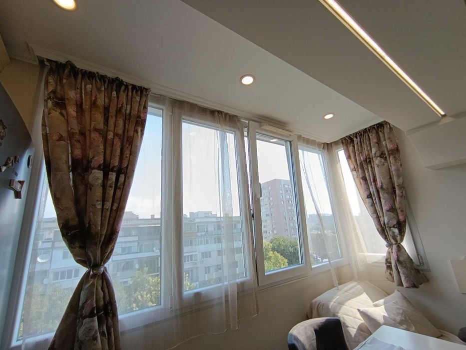 Продава се Двустаен апартамент в Варна, Бриз - 64 кв.м за 2422 €/кв.м - Снимка #2