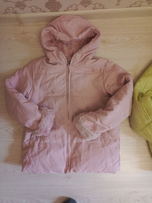 Продам детские куртки