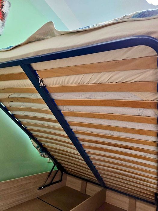 Mobila dormitor(pat 140/200,dulap,comoda)