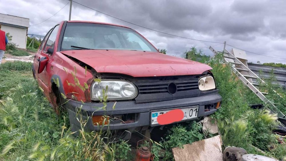 Продам машину Volkswagen Golf 3