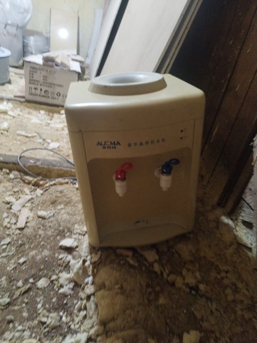 Кулер для воды ..