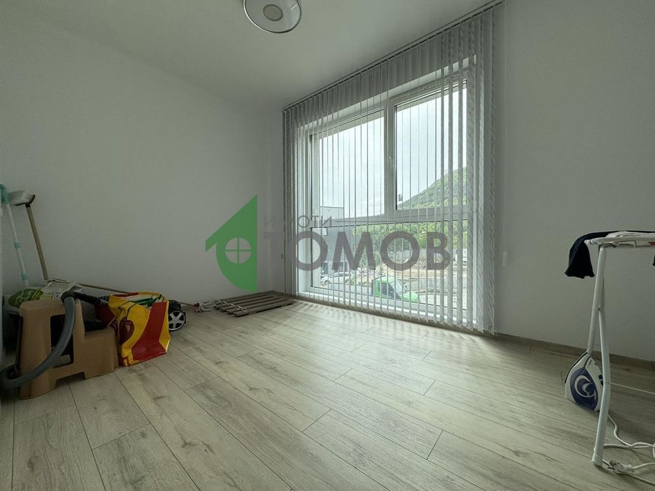 Продава се Тристаен апартамент в Шумен, 2-ри корпус - 98 кв.м за 1633 €/кв.м - Снимка #5