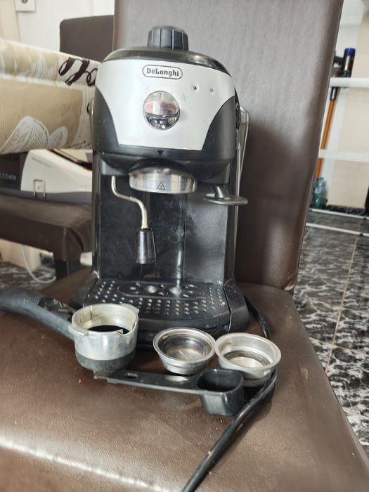 Espressor manual De'Longhi EC221.B, 15 bari, 1 l, Dispozitiv spumare,