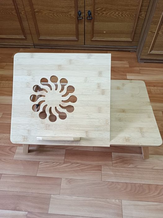 Продам столик для ноутбука