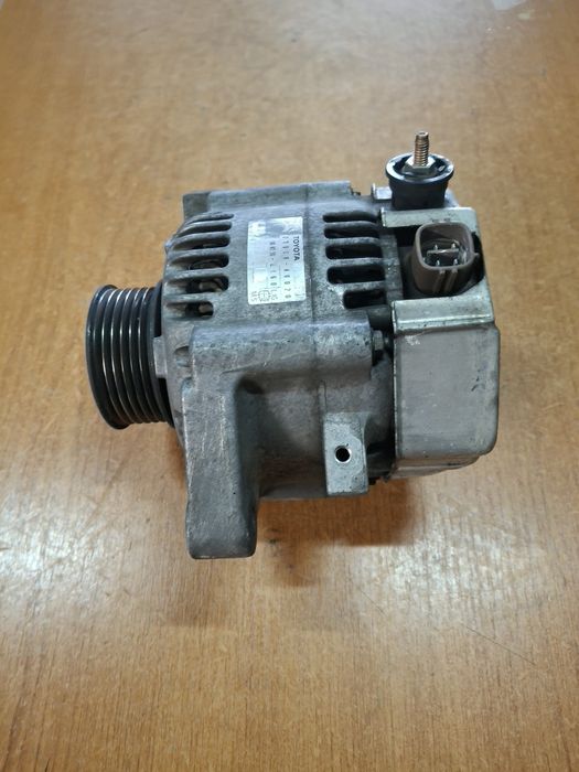 Alternator Toyota Yaris 1.0 VVT-i (04-13)