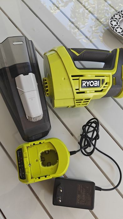Aspirator auto, aspirare uscata, Ryobi R18HV-0, 20 W, 18 V, filtru HEPA, cu încărcător