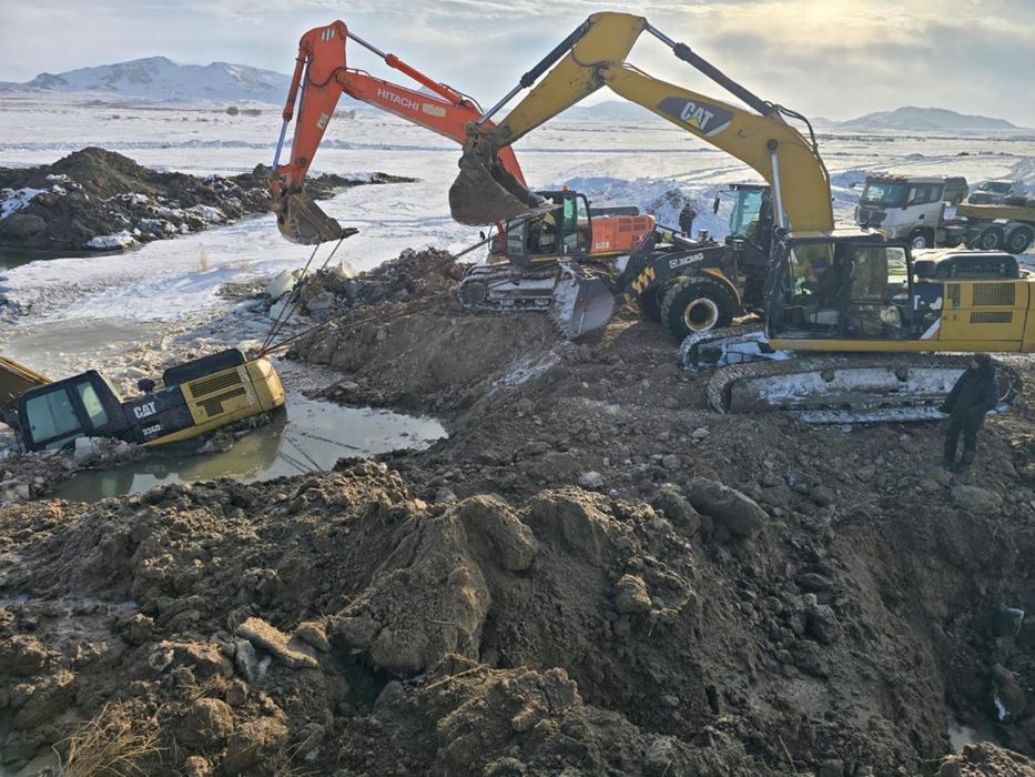 Аренда  услуги экскаватора с оператором