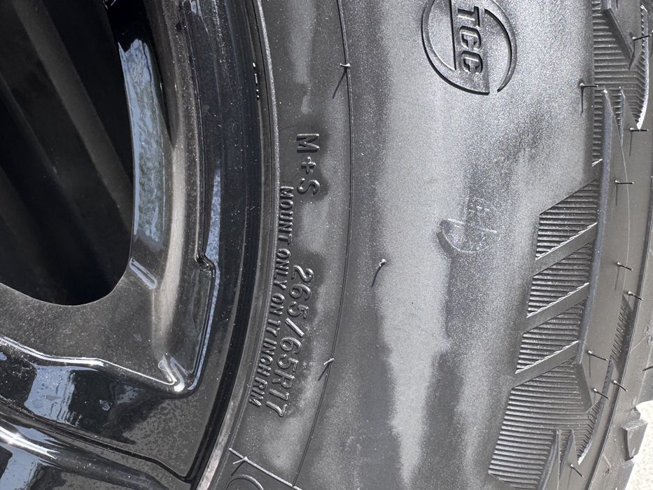 Cooper Discoverer AT 265/65 R17