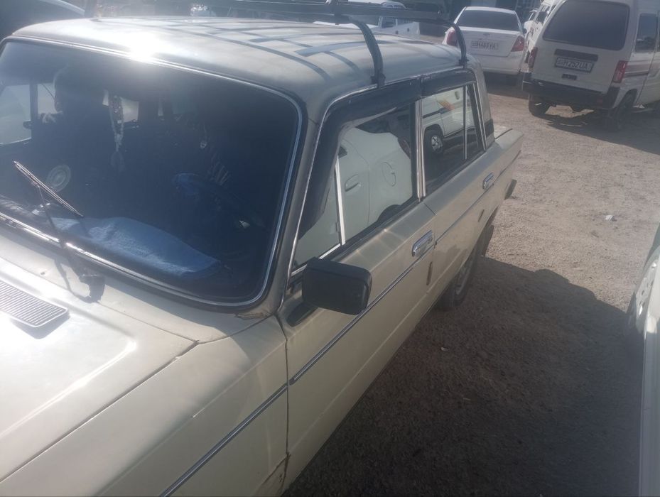 Moshina yaxshi xolatda 4 ta balon yangi. Karobka mostda ovoz yoq yuris