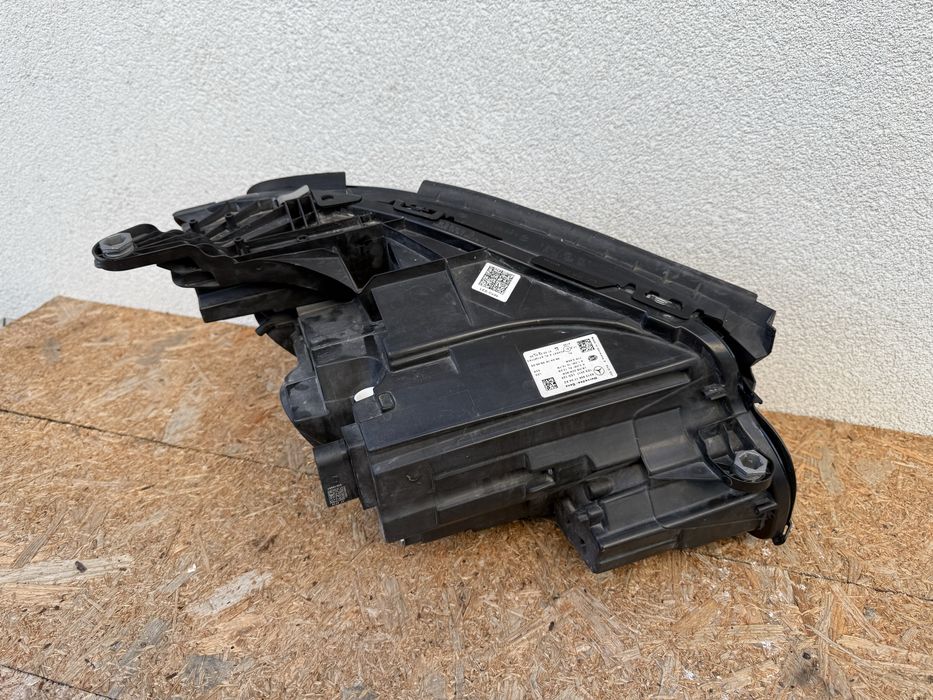 Far stanga Mercedes E Class W213 Full LED MultiBeam Blue Line Original