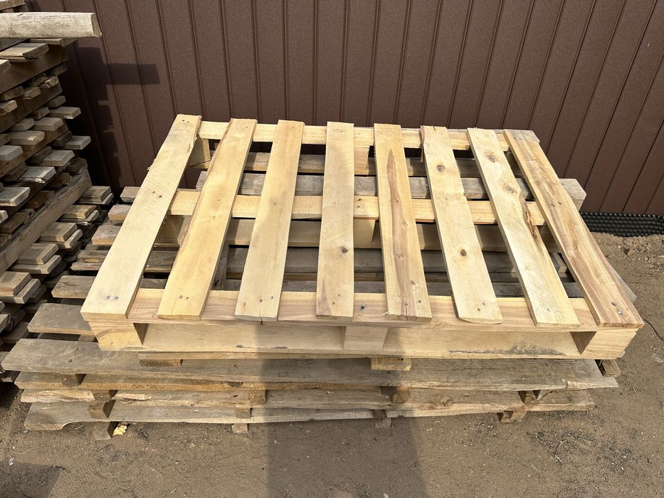 Продам поддоны стандартные и нет