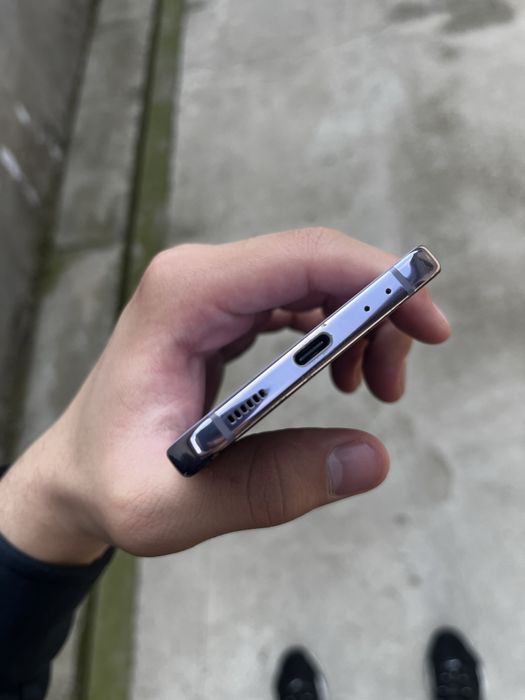 Samsung Galaxy Z-Flip 4 8/256Gb 200$