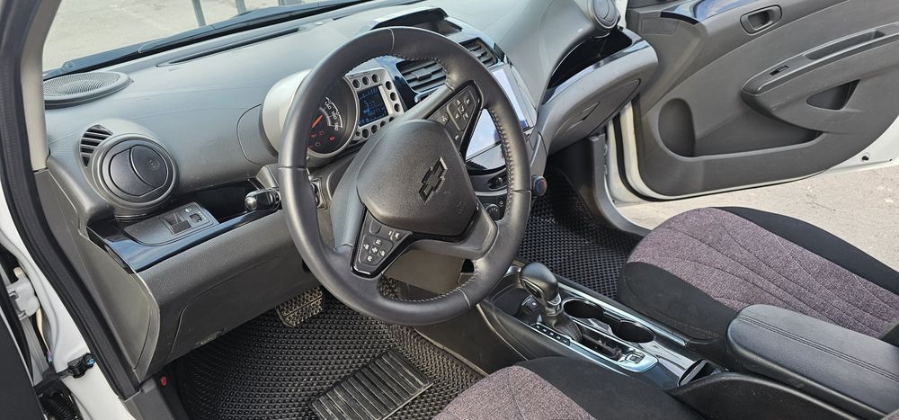 Продаёться спарк 2012г.Автомат