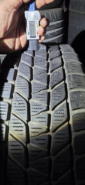 Гуми 4бр 205/60/16 - 1бр  - 59лв