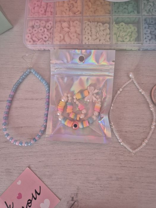 Гривни,гердани,висулки за телефон,обеци