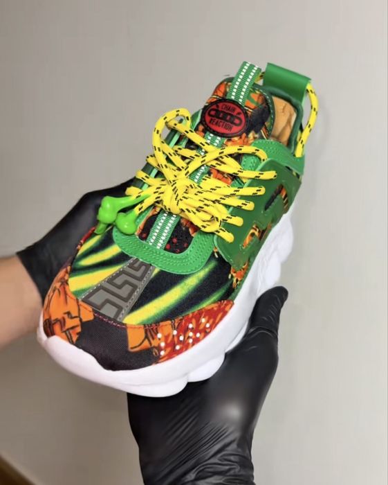 Versace chain reaction
