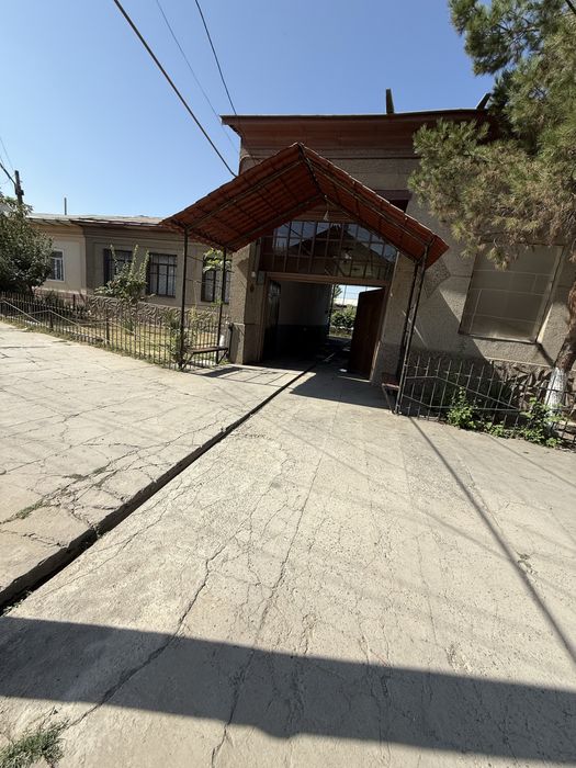 Свой дом 12сотикочада огороди билан  от ташми 4 км олтин тепа и пабеда