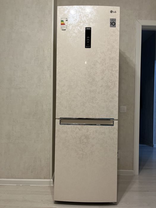 Продам холодильник LG