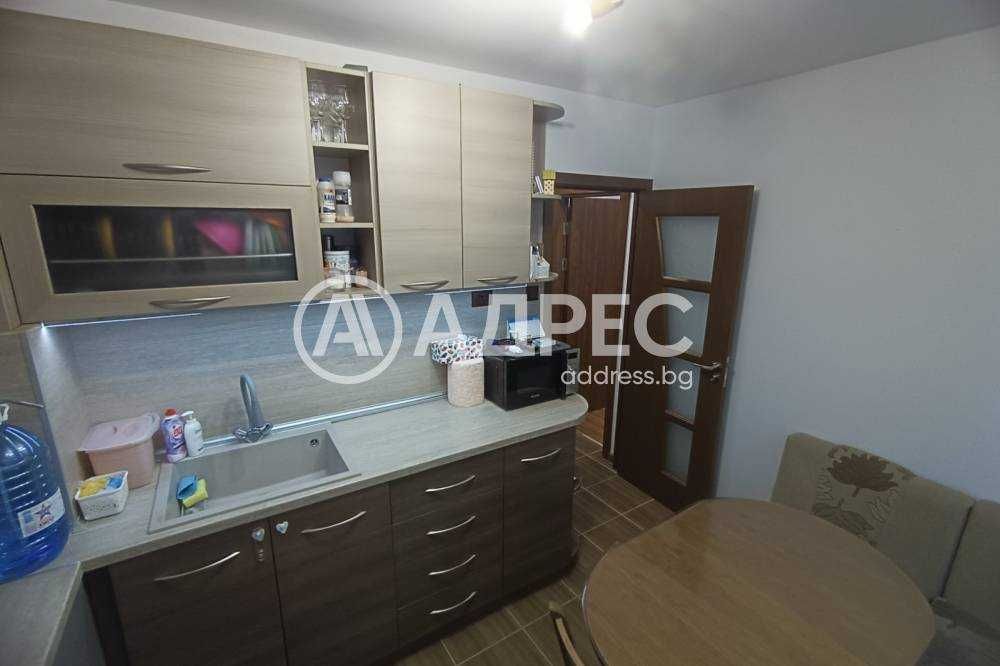 Тристаен апартамент в отлично състояние