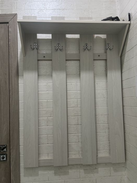 Продам прихожая в отличном состояний