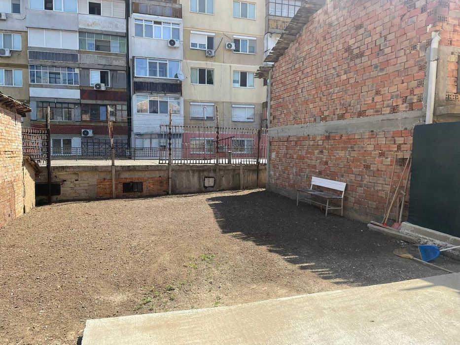 Продава се Етаж от къща в Добрич, Христо Ботев - 89 кв.м за 665 €/кв.м - Снимка #1