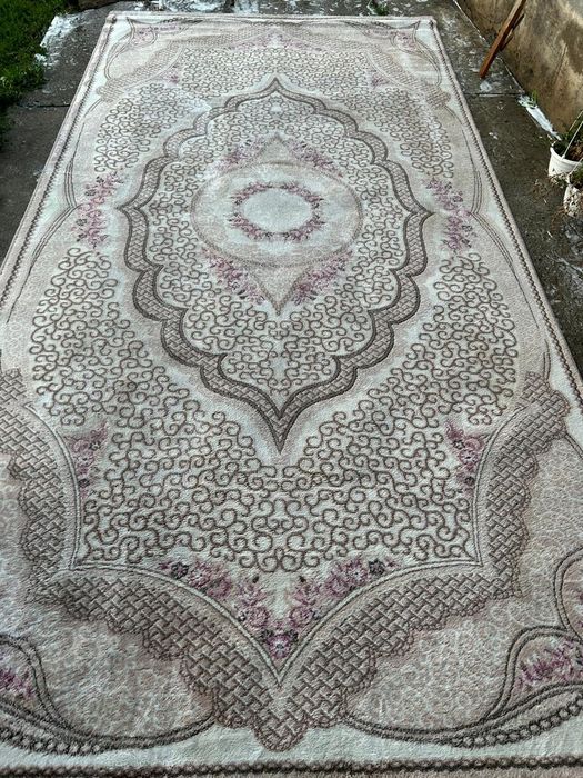 Продам ковёр состояние идеальное две штуки