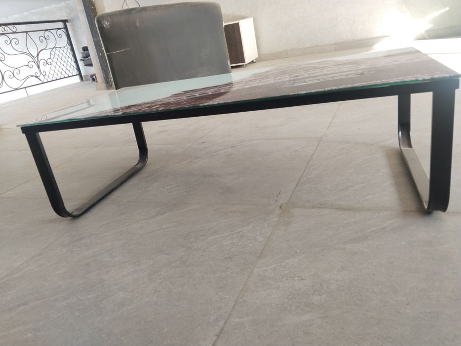 Срочна продам стеклянный журнальный столик