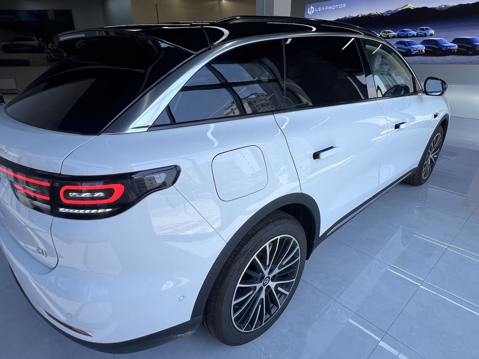 Leapmotor C 11 hybrid Full pozition