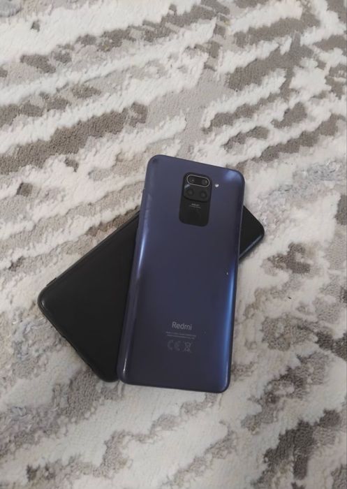 Продам телефон .