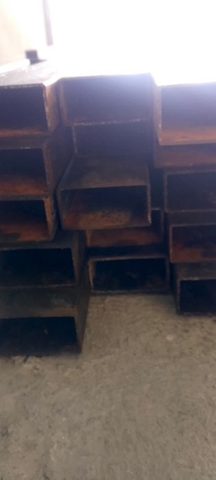 Угольник 4*4*4  янги