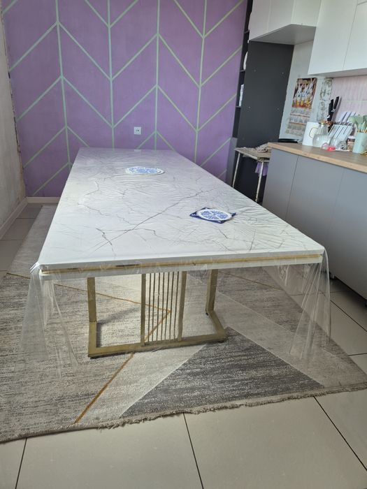 10 орындығымен 3 м стол сатылады